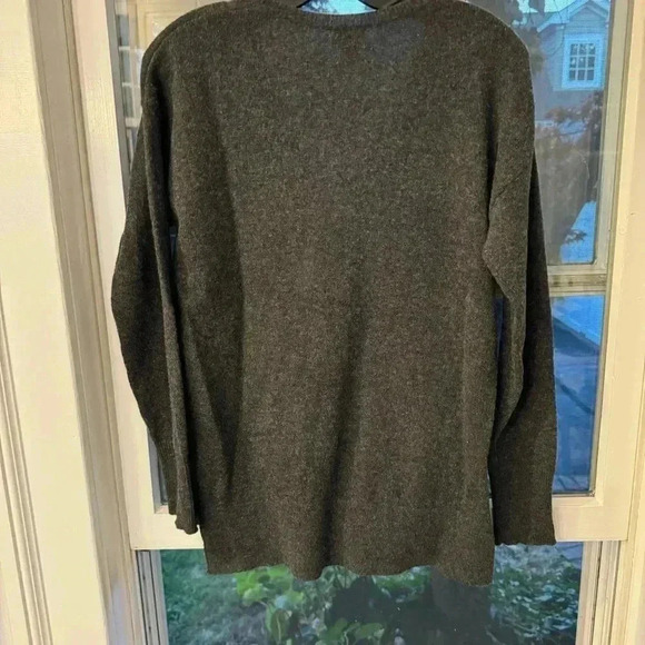 Halogen Women’s  100% Cashmere VNeck Long Sleeve Sweater Dark Gray Size Small - Picture 2 of 8
